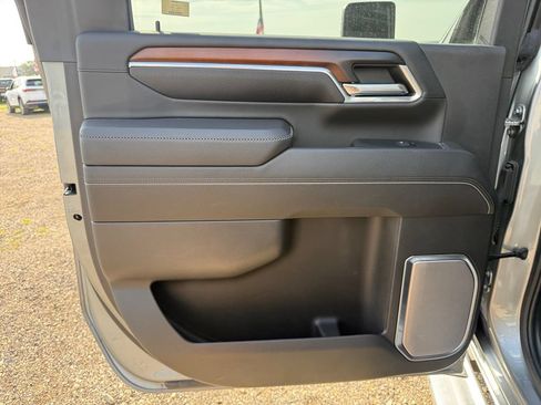 Used 2024 GMC Sierra 3500 Denali w/ Denali Reserve Package AWD/4WD image 33