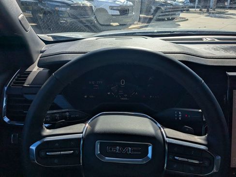 Used 2025 GMC Acadia Elevation FWD image 30