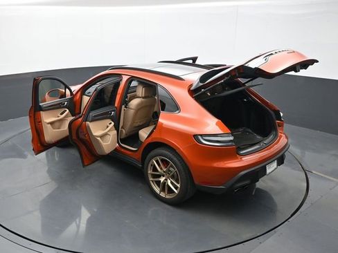 Certified 2023 Porsche Macan S AWD/4WD image 28