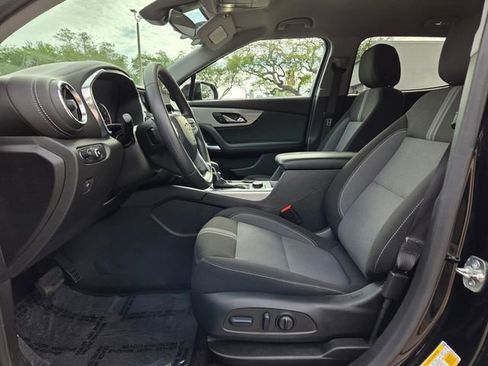 Certified 2025 Chevrolet Blazer LT FWD image 12