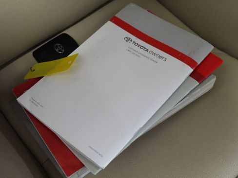 Used 2013 Toyota RAV4 Limited image 26