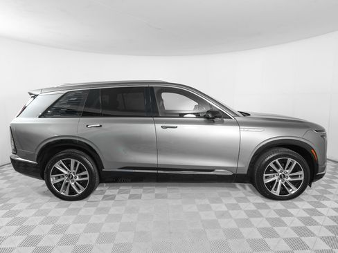 Used 2026 Cadillac Vistiq Luxury AWD/4WD image 4