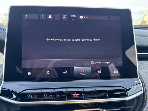 Certified 2023 Jeep Compass Latitude image 26