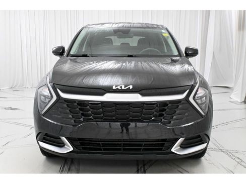 Used 2023 Kia Sportage LX image 3