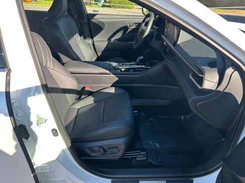 Certified 2026 Toyota Crown Platinum image 28