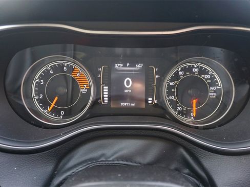 Used 2020 Jeep Cherokee Latitude Lux w/ Comfort/Convenience Group image 6