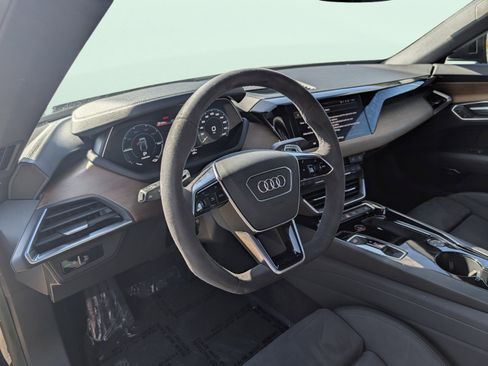Used 2023 Audi e-tron GT Premium Plus image 2