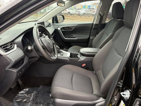 Used 2025 Toyota RAV4 LE image 25
