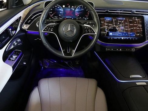 Used 2024 Mercedes-Benz E 350 4MATIC Sedan image 26