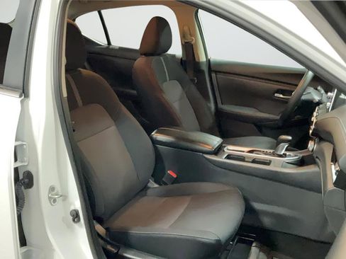 Used 2024 Nissan Sentra SV FWD image 20