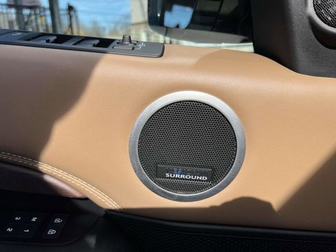 Used 2023 Land Rover Discovery HSE R-Dynamic image 17