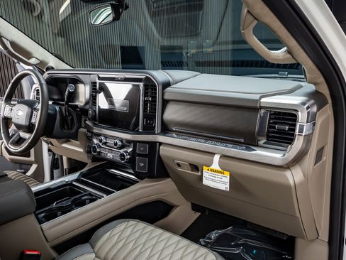 Used 2026 Ford F250 Platinum w/ Platinum Plus Package AWD/4WD image 18