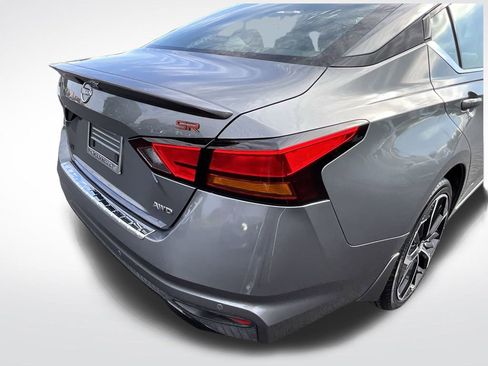 Used 2023 Nissan Altima 2.5 SR image 12