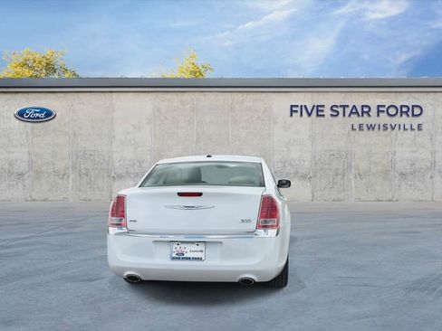 Used 2014 Chrysler 300 AWD w/ Driver Convenience Group image 7