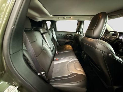 Used 2021 Jeep Cherokee Limited image 27