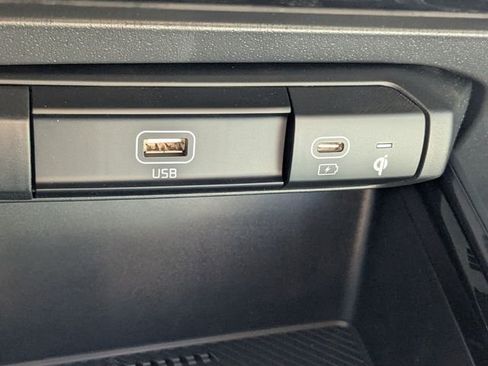 New 2026 Kia Niro EX FWD image 21