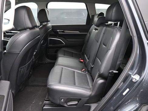 Used 2022 Kia Telluride LX AWD/4WD image 23