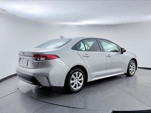 Used 2024 Toyota Corolla LE FWD image 8