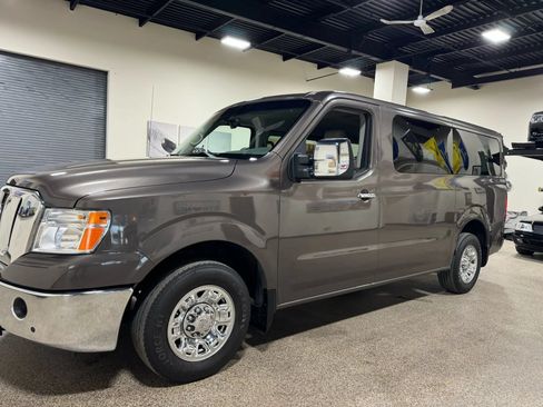 Used 2018 Nissan NV 3500 SL RWD image 10