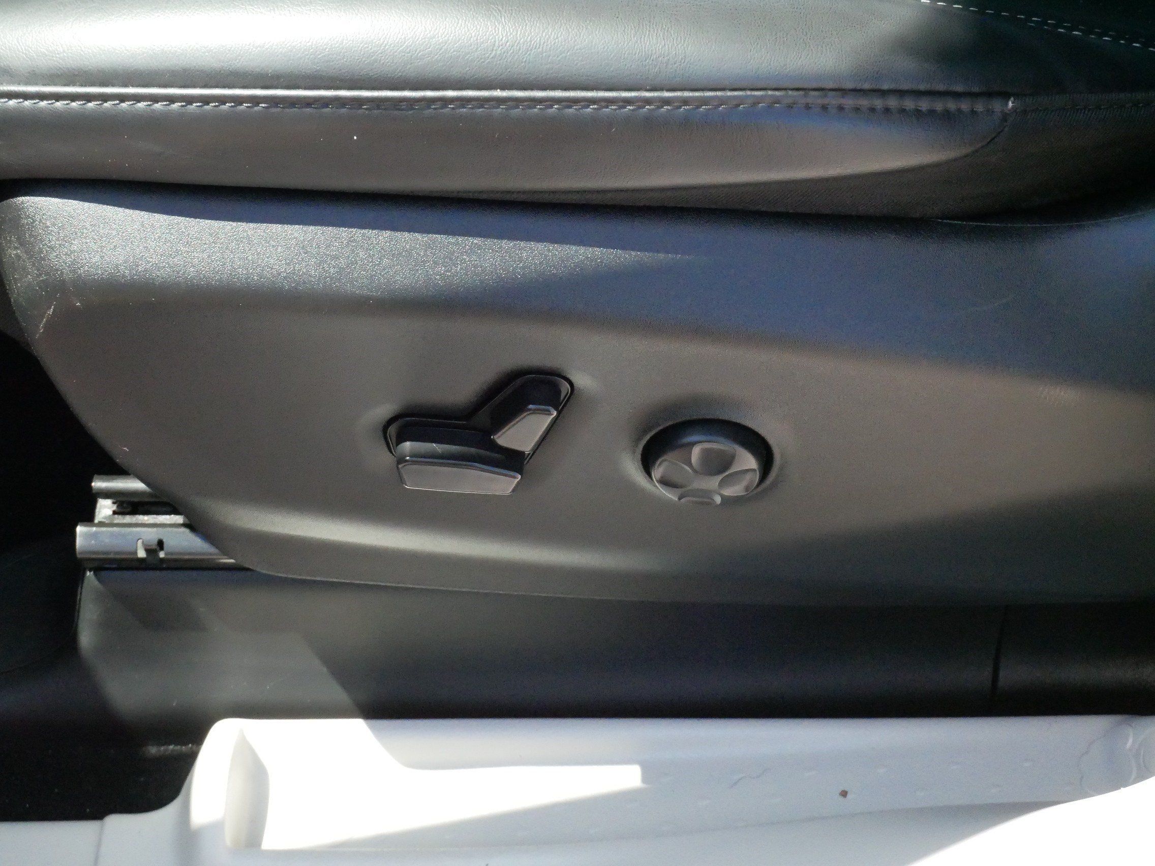 Used 2023 Chrysler Pacifica Touring-L FWD image 20