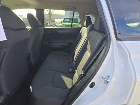 Used 2024 Toyota Corolla Cross LE image 16