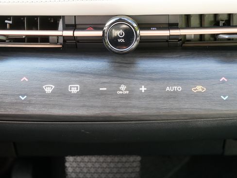 Certified 2024 Nissan Ariya AWD image 23