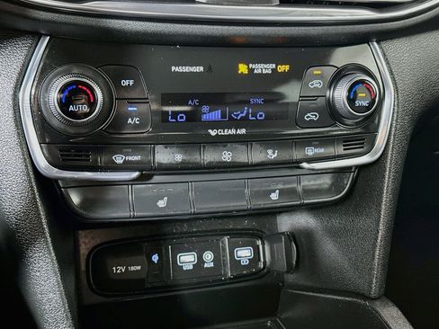 Used 2020 Hyundai Santa Fe SEL w/ Convenience Package FWD image 15