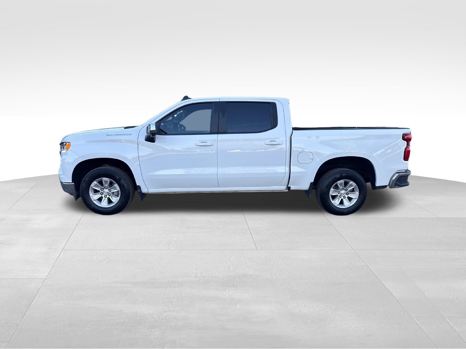 Used 2024 Chevrolet Silverado 1500 LT w/ Safety Package RWD image 2