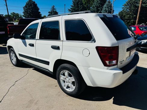 Used 2005 Jeep Grand Cherokee Laredo AWD/4WD image 5