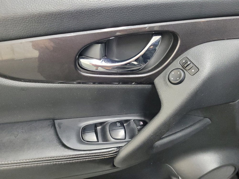 Used 2019 Nissan Rogue SV AWD/4WD image 27
