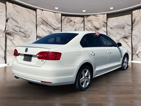 Used 2012 Volkswagen Jetta TDI w/ TDI Appearance Pkg image 3