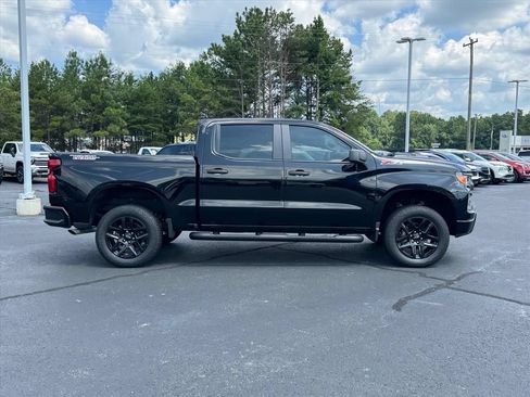 Used 2025 Chevrolet Silverado 1500 Custom Trail Boss w/ Turbomax Blackout Package AWD/4WD image 2
