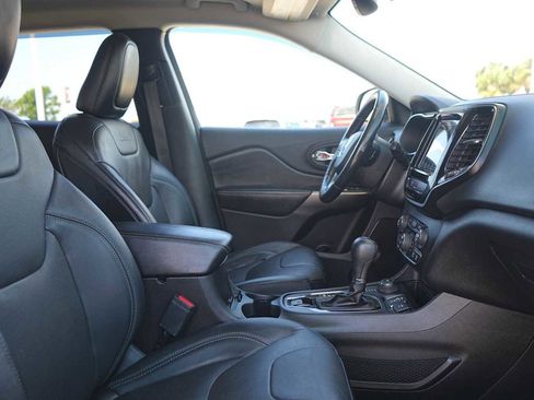 Used 2019 Jeep Cherokee Limited AWD/4WD image 15
