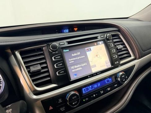 Used 2016 Toyota Highlander XLE AWD/4WD image 22