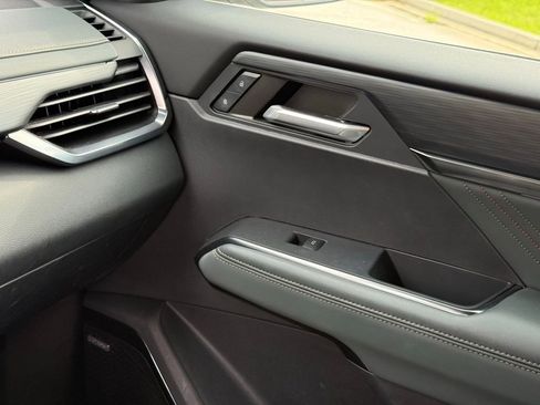 Used 2024 GMC Acadia AT4 w/ Super Cruise Package image 40