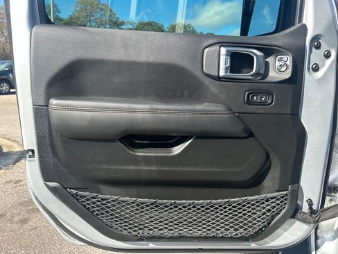 Used 2023 Jeep Wrangler Unlimited Rubicon 392 w/ Xtreme Recon 35" Tire Package image 7