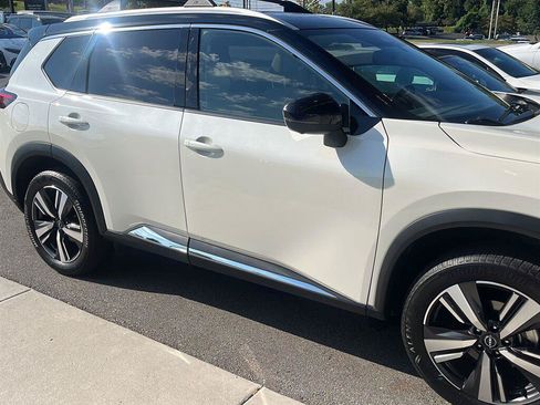 Used 2021 Nissan Rogue SL w/ Premium Package FWD image 5