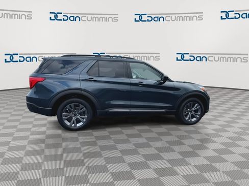 Used 2024 Ford Explorer XLT w/ Equipment Group 202A AWD/4WD image 9