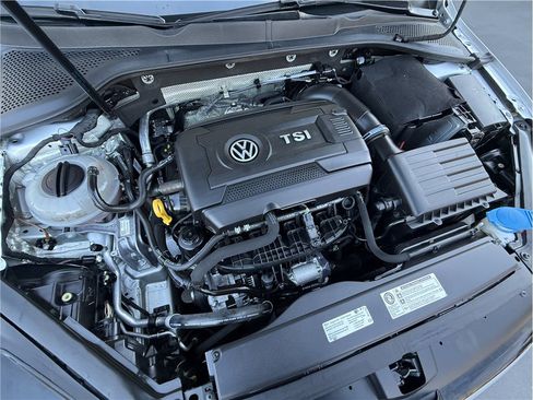 Used 2017 Volkswagen Golf S image 24