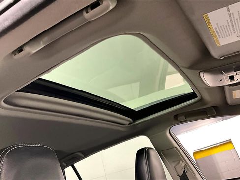 Used 2018 Toyota RAV4 Limited image 13