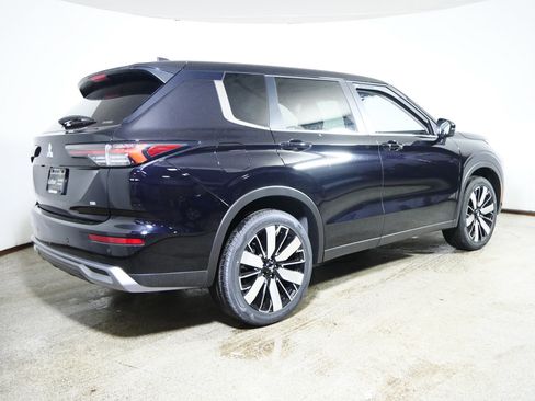 New 2026 Mitsubishi Outlander SE AWD/4WD image 2