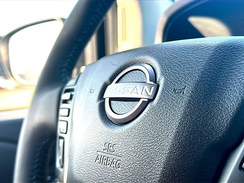 Used 2024 Nissan Frontier SV w/ SV Convenience Package RWD image 30
