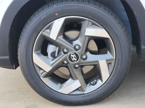 New 2026 Hyundai Venue SEL FWD image 7