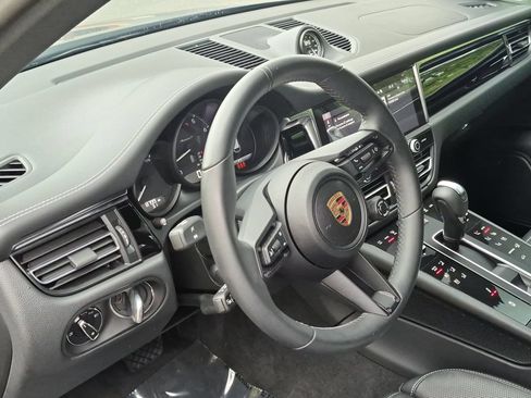 Certified 2025 Porsche Macan Turbo AWD/4WD image 3
