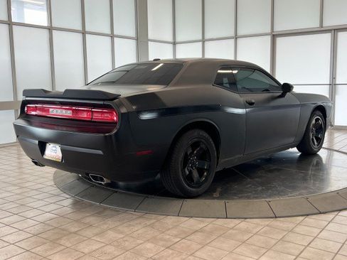 Used 2011 Dodge Challenger RWD image 7