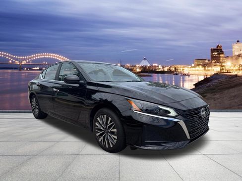 Used 2025 Nissan Altima 2.5 SV FWD image 4
