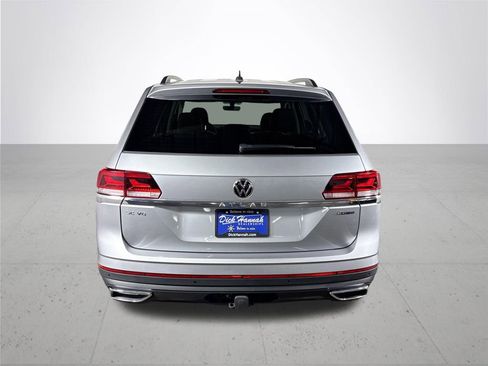 Certified 2023 Volkswagen Atlas SE w/ Black Wheel Package image 7