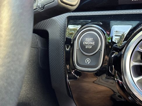 Used 2025 Mercedes-Benz CLA 250 image 21