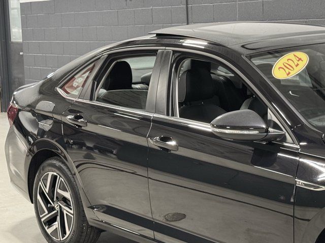 Used 2024 Volkswagen Jetta SEL FWD image 13