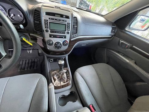 Used 2011 Hyundai Santa Fe GLS FWD image 6